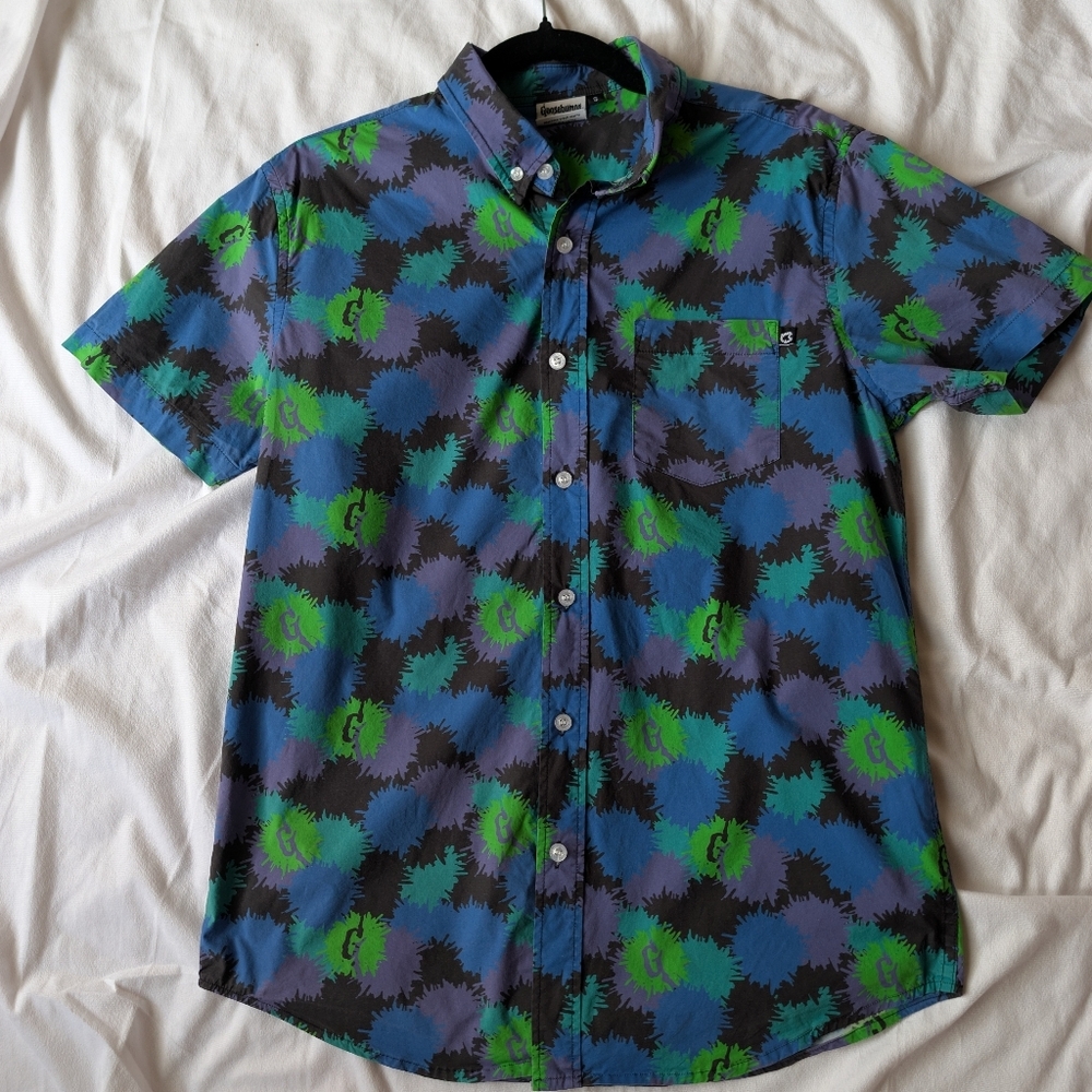Goosebumps Button Up Short Sleeve Shirt Size Small